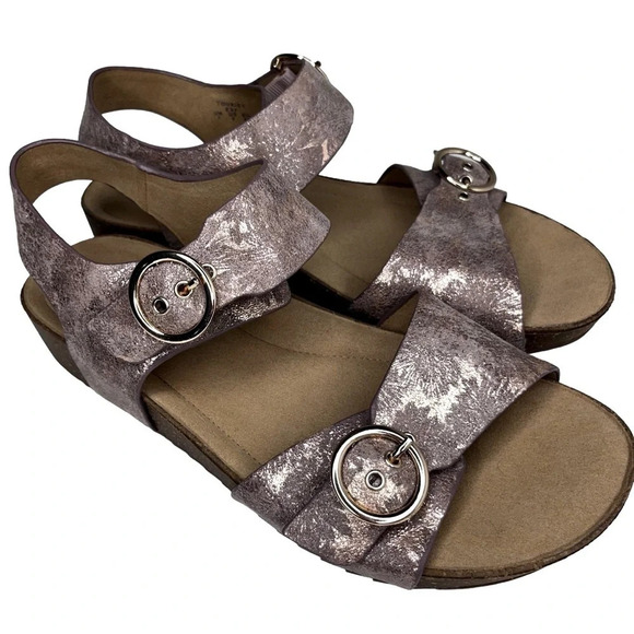 Hotter NWOT Tourist Leather Rose Gold/Pink Cork Bed Buckle Sandal Size 9 - Picture 1 of 13